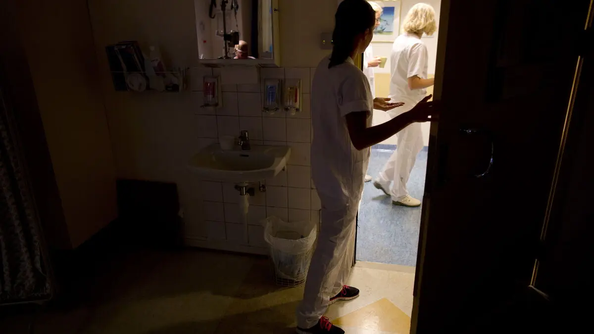 Study: Night workers healthier with high-fiber diet