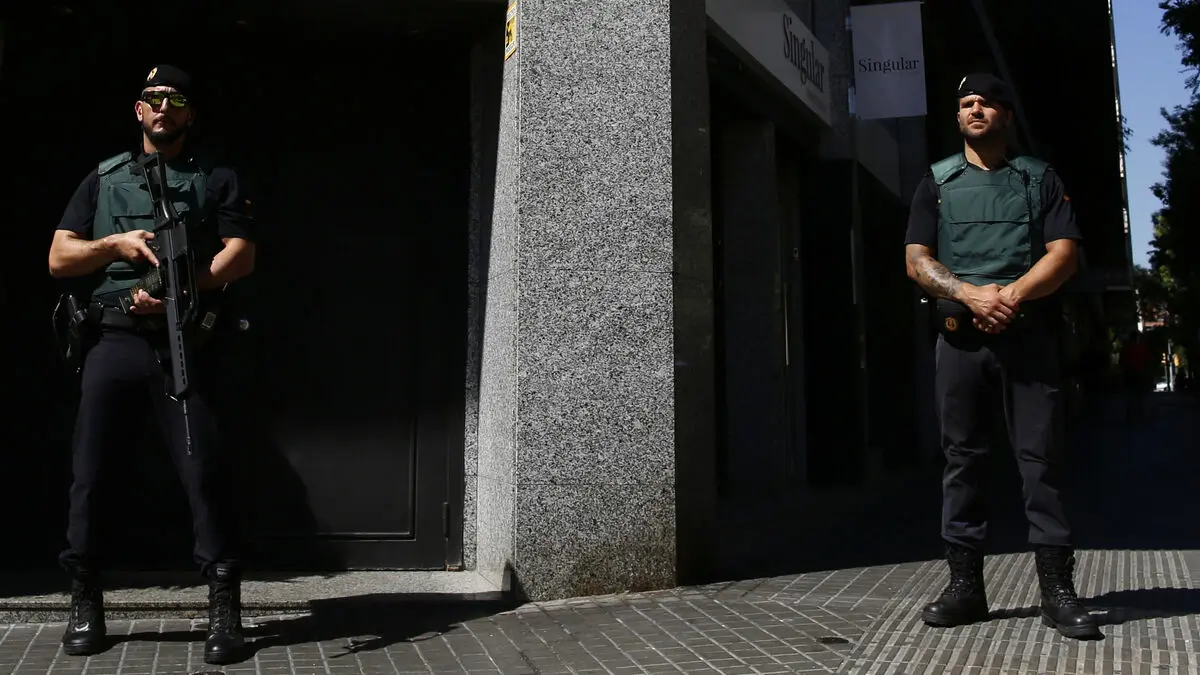 Swedish police in action against helicopter gangs in Spain