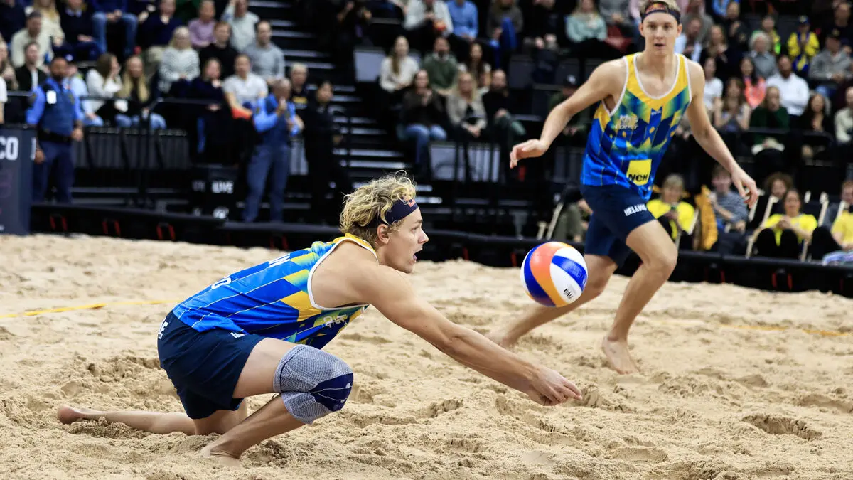 Swedes reach final in Brazil, win easily
