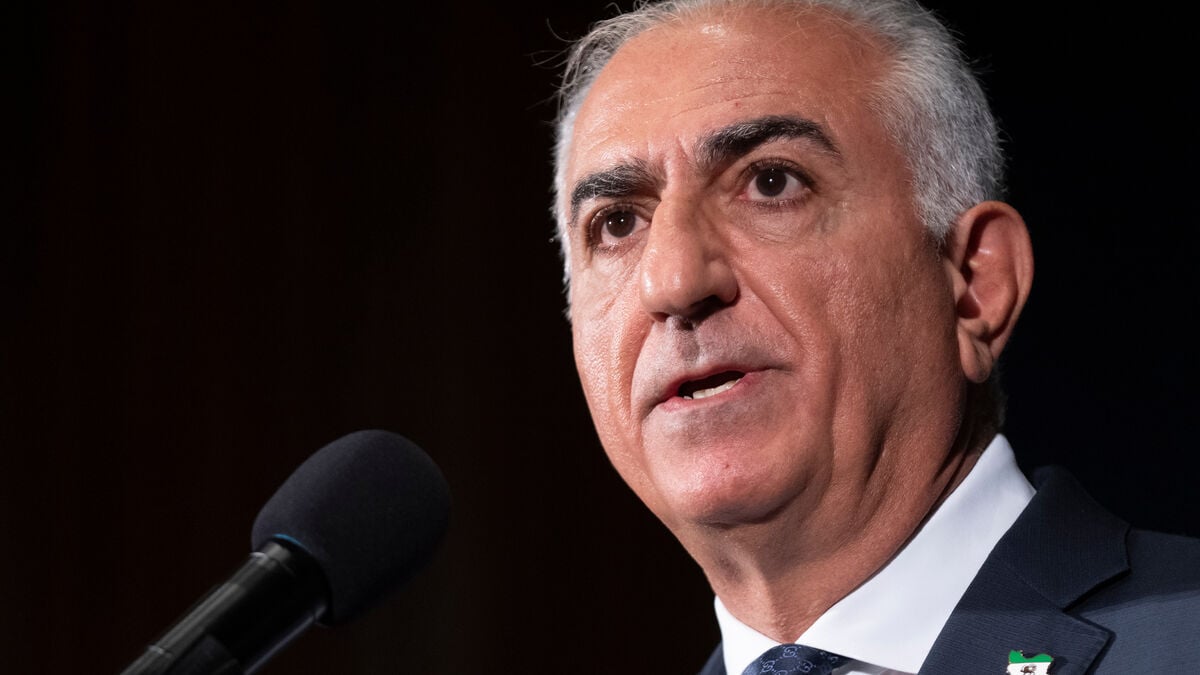 Iranian state TV hacked - Pahlavi appeared on screen