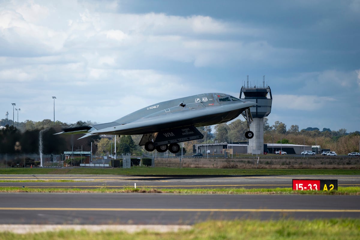 American B-2 Bombers Headed Over Pacific to US Air Base