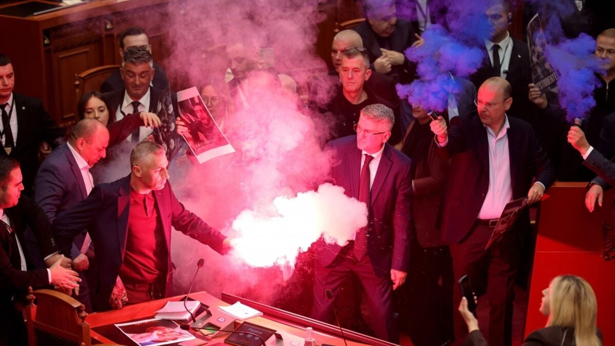 Smoke Bombs and Flares Disrupt Albanian Parliament as Opposition Calls for Rama to Resign