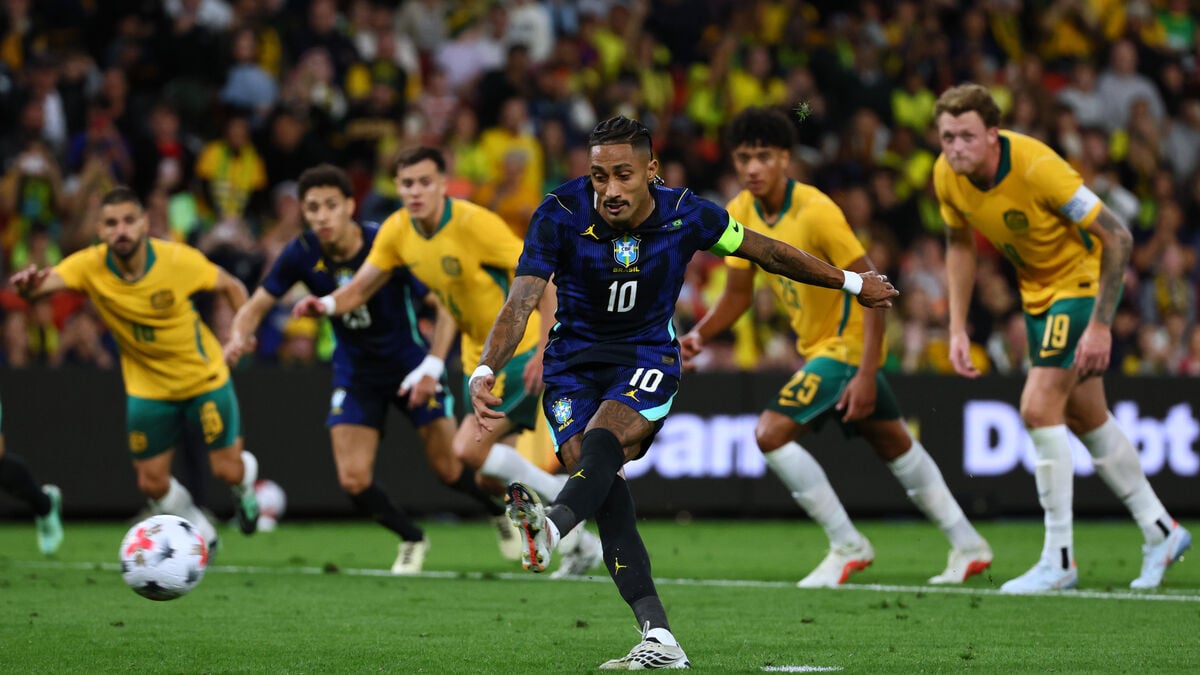 Raphinha injured in Brazil's win over Australia, withdraws from squad