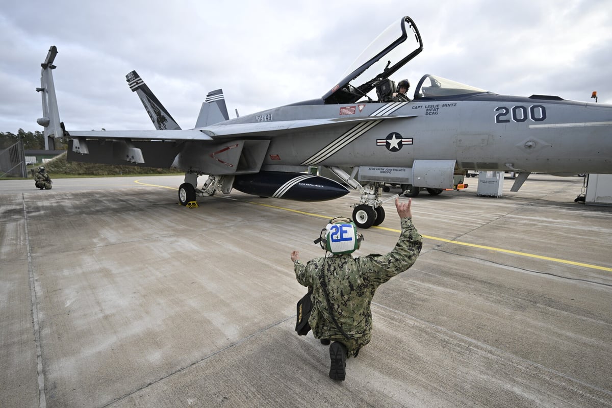 US Fighter Jet Valued at 570 Million Kronor Falls Overboard