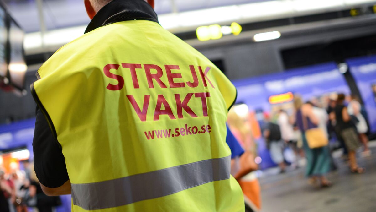 LO and PTK threaten December strike over occupational pension demands