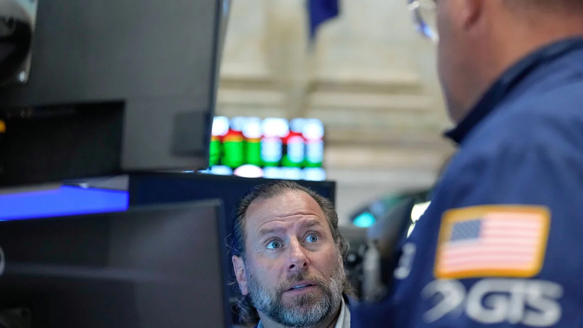Wall Street falls as U.S. 10-year Treasury yield hits highest level since 2007
