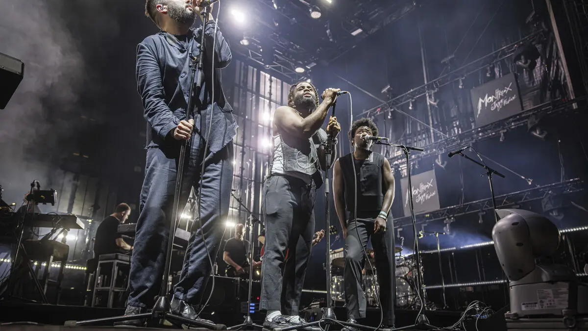 Massive Attack banned from returning to Singapore after Palestinian flag protest