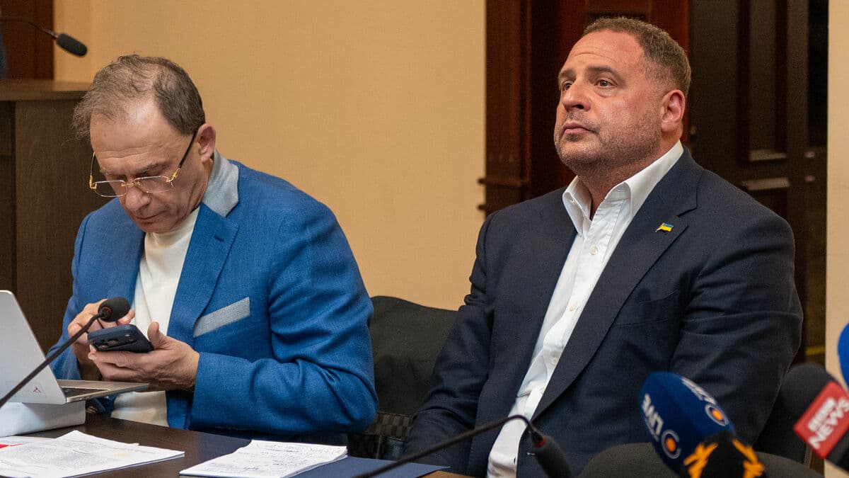 Zelensky's former chief of staff Andriy Yermak detained