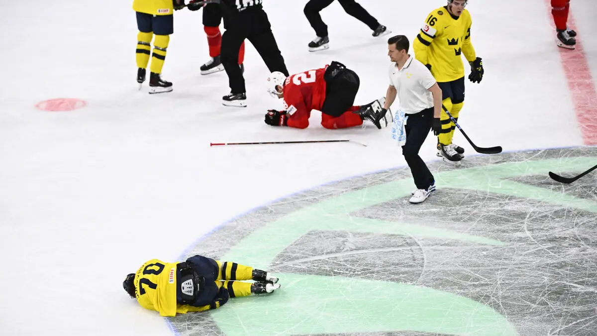 Anger towards the referees, don't
