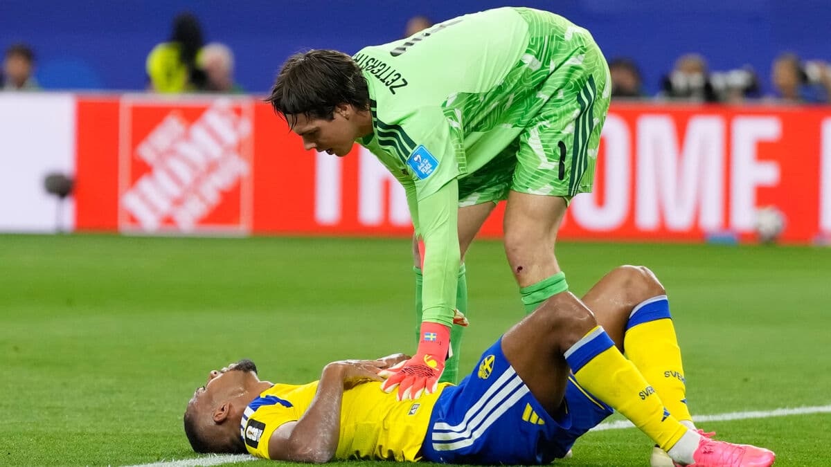 Hien set for longer injury layoff, to miss Sweden's Nations League matches