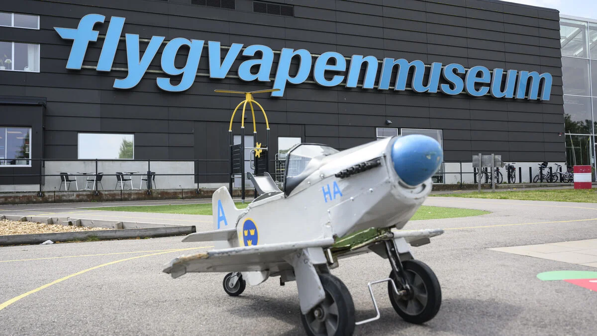 Swedish Air Force Museum Closes for Two Days After More Than 70 Fall Ill at Conferences
