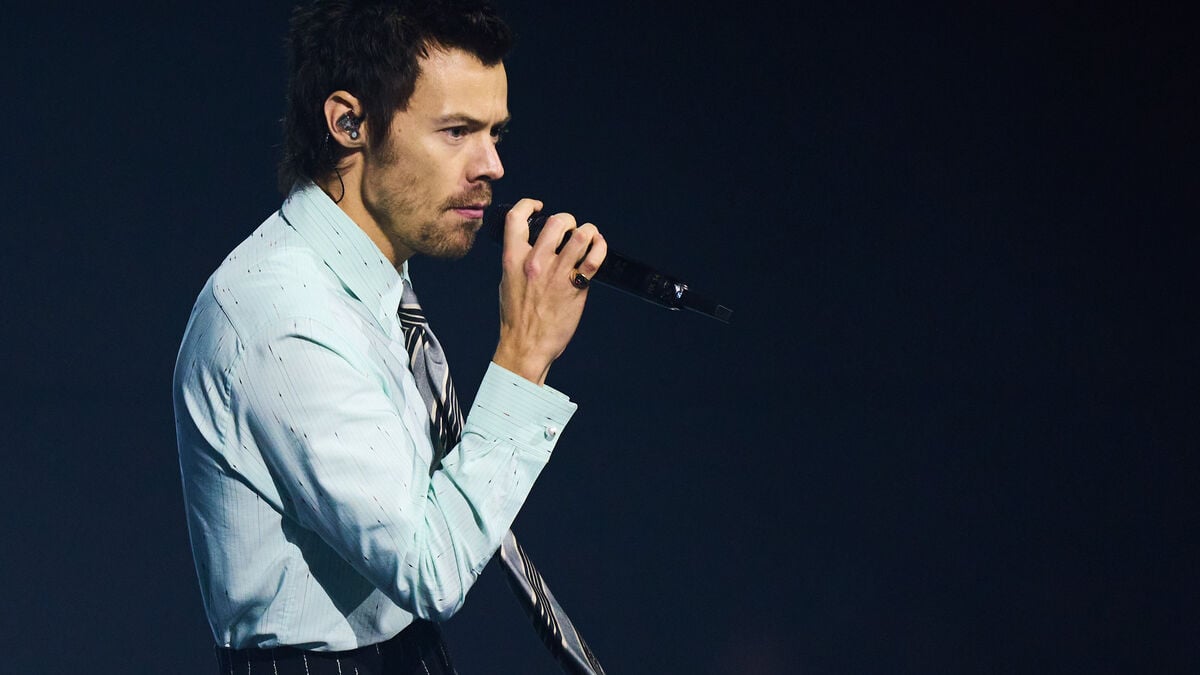 Harry Styles pays tribute to Dolly Parton at New York concert premiere