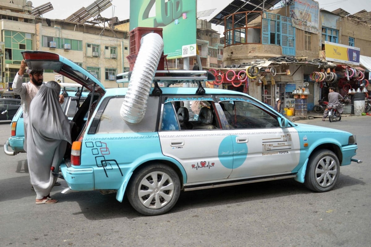 Afghan Taxi Drivers Innovate with Homemade AC to Beat Extreme Heat
