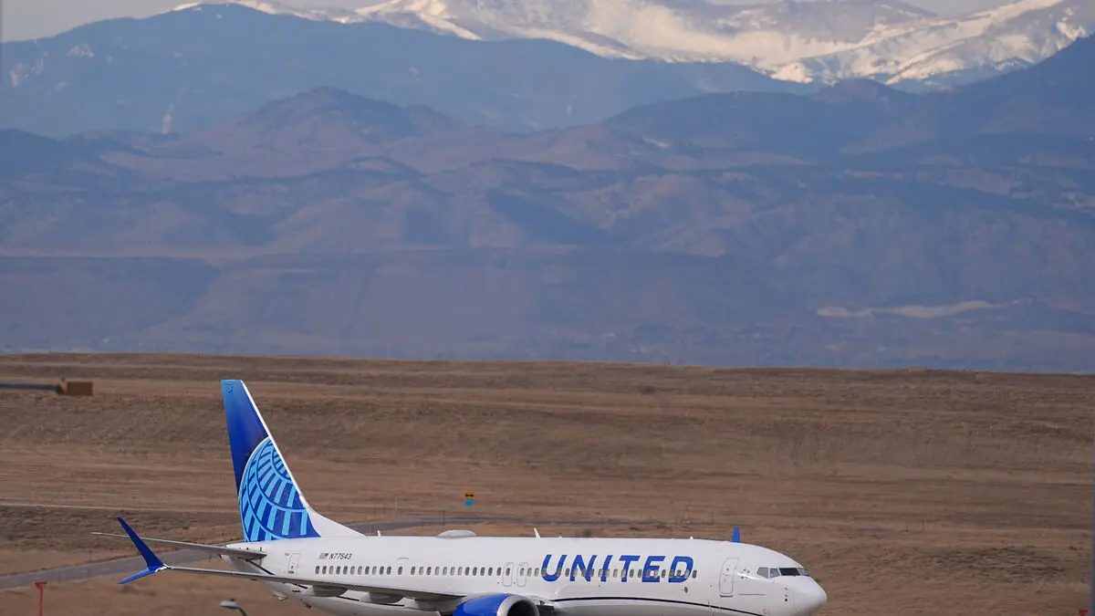 Oil crisis affects American and United Airlines, cancels flights