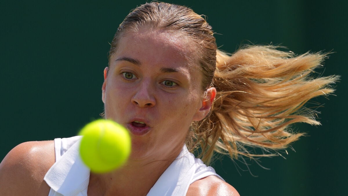 Maja Chwalinska knocked out in Wimbledon after French Open final run