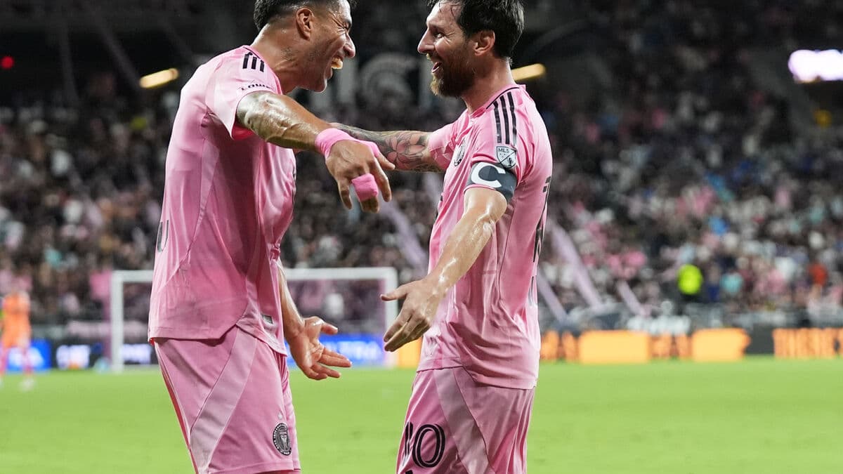 Messi reaches 100 goals for Inter Miami in victory over Cruz Azul
