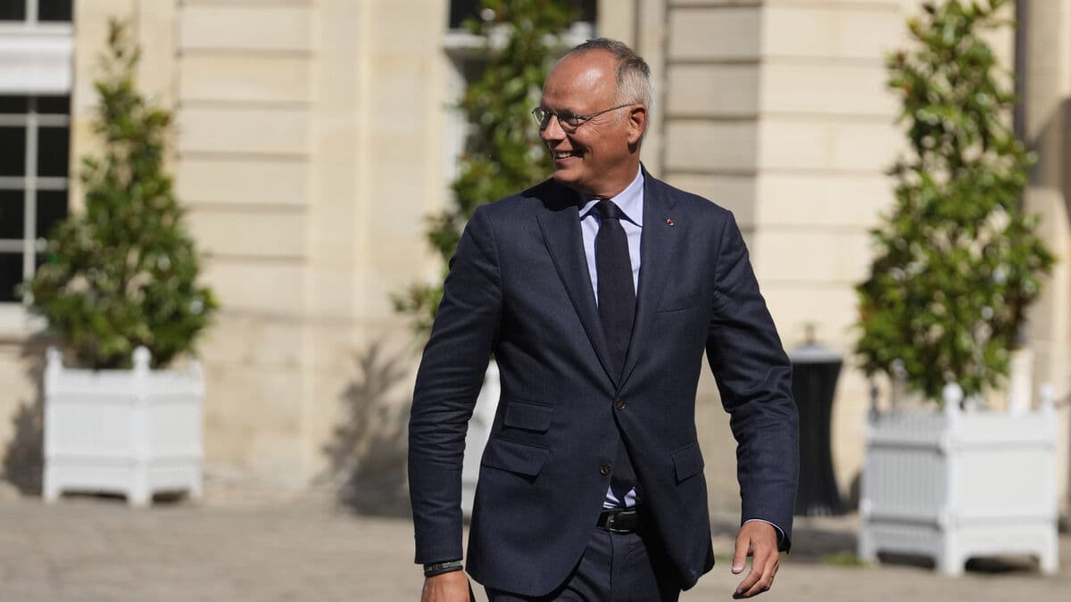 Possible presidential candidate Édouard Philippe looks set to hold Le Havre in French local elections