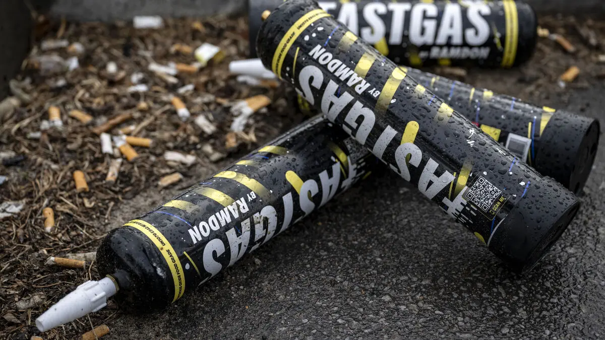 Finnish man stopped with 633 liters of nitrous oxide at Norwegian border, says it was for baking and cocktails