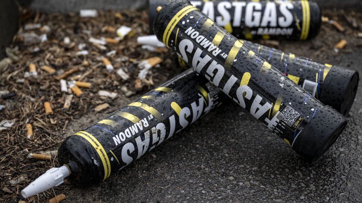 Finnish man stopped with 633 liters of nitrous oxide at Norwegian border, says it was for baking and cocktails