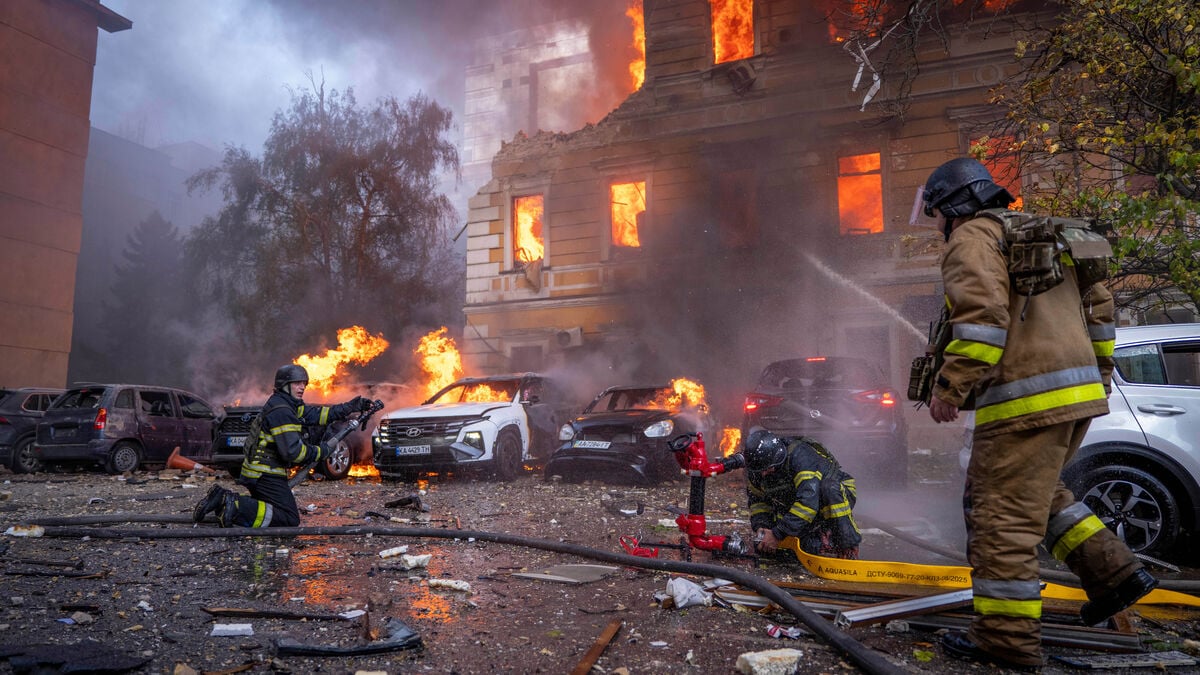 At least 7 killed in Russian attacks across Ukraine, damage reported in Kyiv
