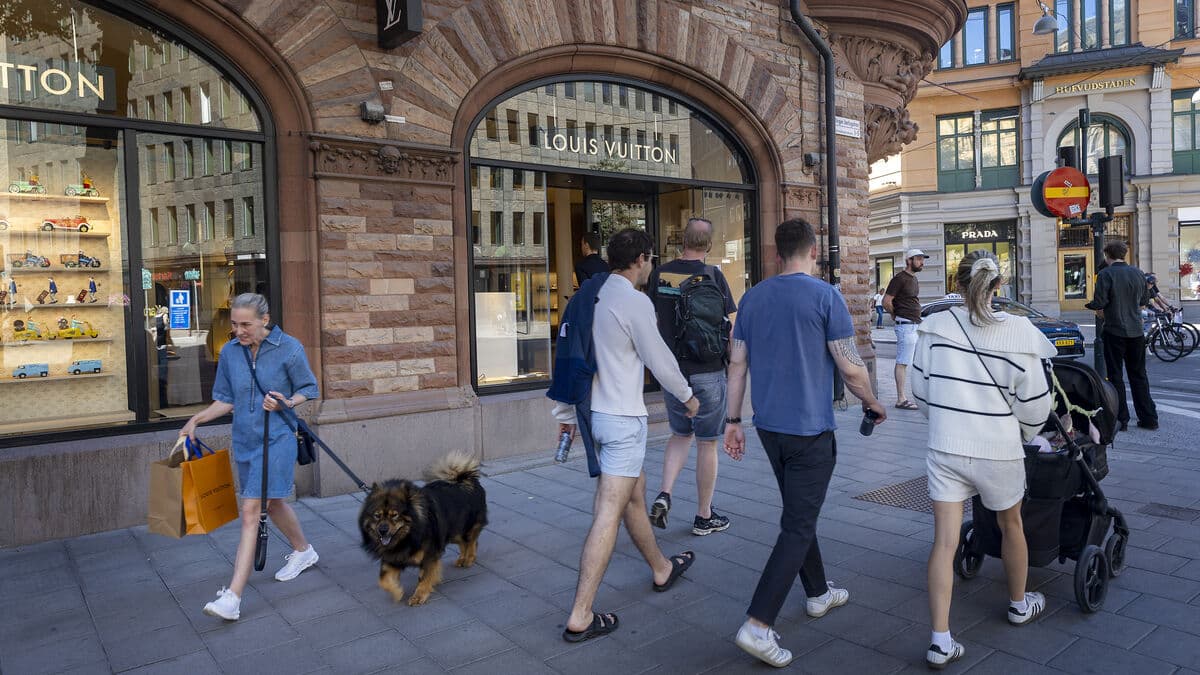 Swedish retail sales rise 1% in June, SCB says