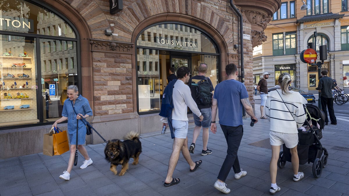 Swedish retail sales rise 1% in June, SCB says