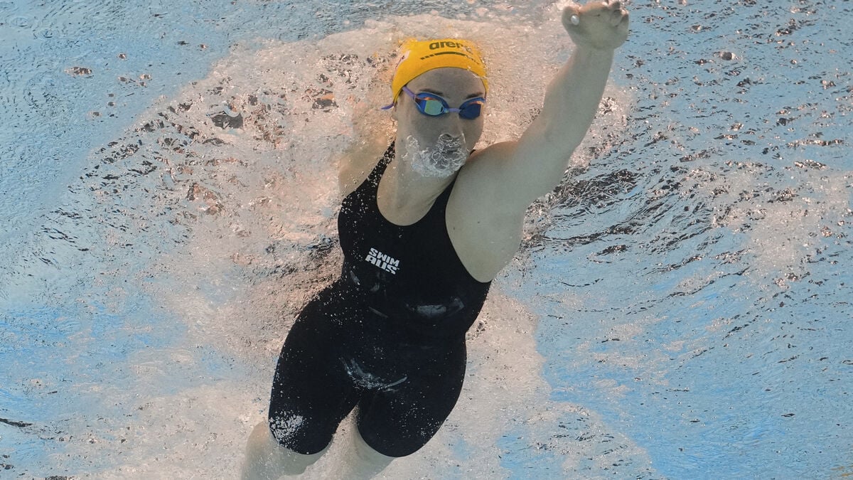 Mollie O'Callaghan Sets World Record in 200m Freestyle Short Course