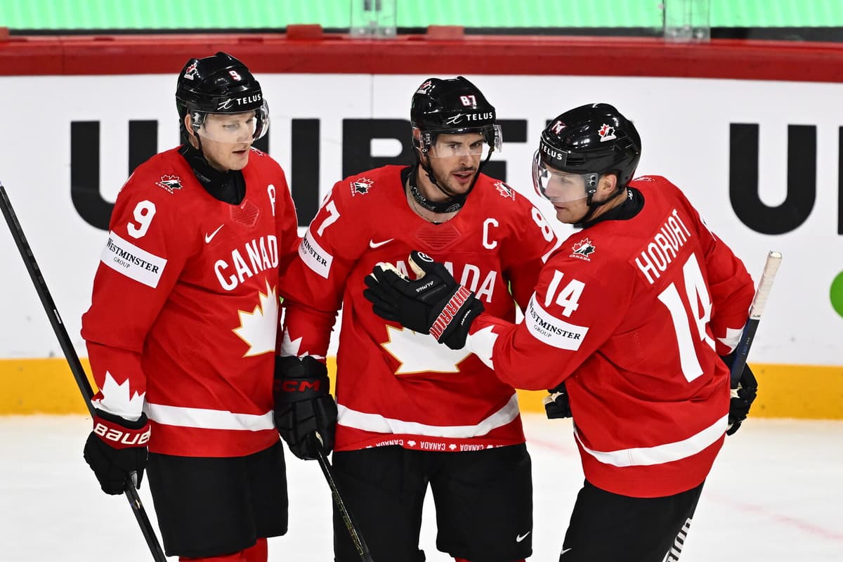Sidney Crosby Scores First World Championship Goal in a Decade