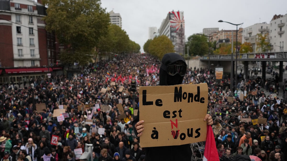 France Faces Very High Risk of Riots at Saturday Protests, Interior Minister Warns