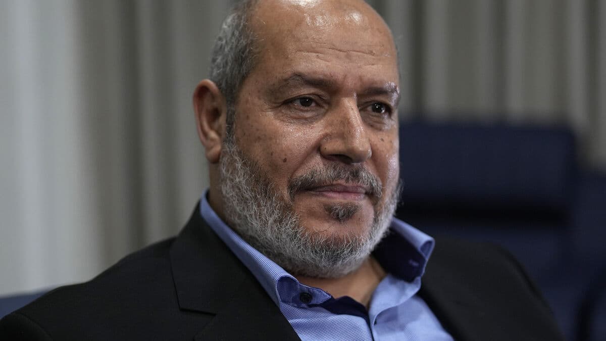 Hamas Leader Khalil al-Hayya Appears After Surviving Qatar Attack