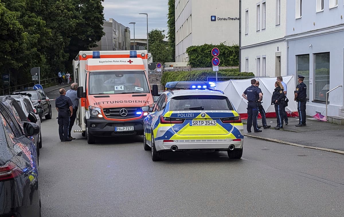 Car Hits Crowd in Passau: Several Injured, Driver Arrested