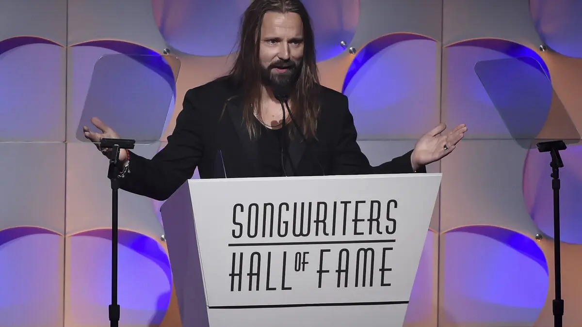 New success for Max Martin in the US - 29th number one on the US singles chart