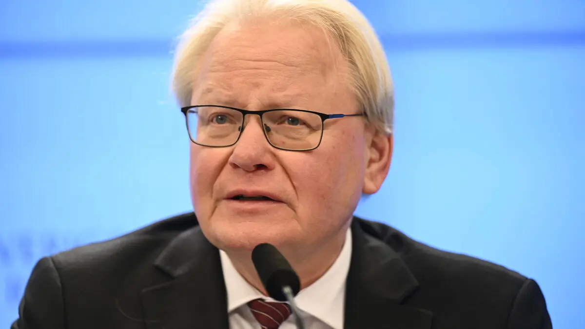 S wants to see 12,000 conscripts from 2030