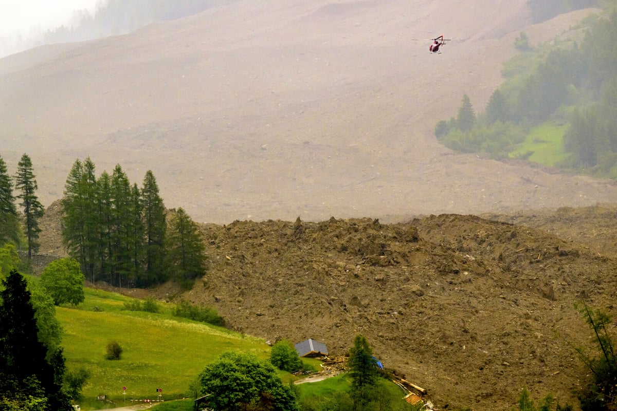 Swiss Village Blatten Evacuated Before Glacier Collapse