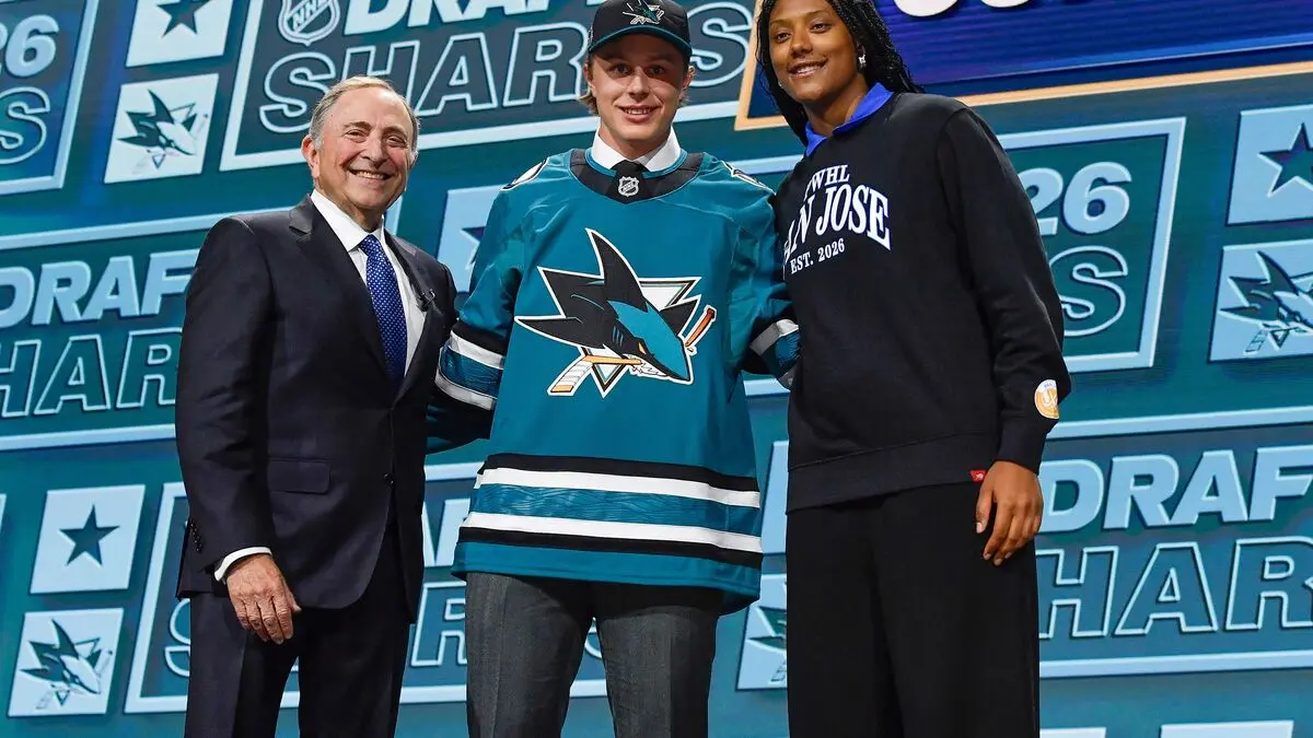 Ivar Stenberg signs three-year contract with San Jose Sharks