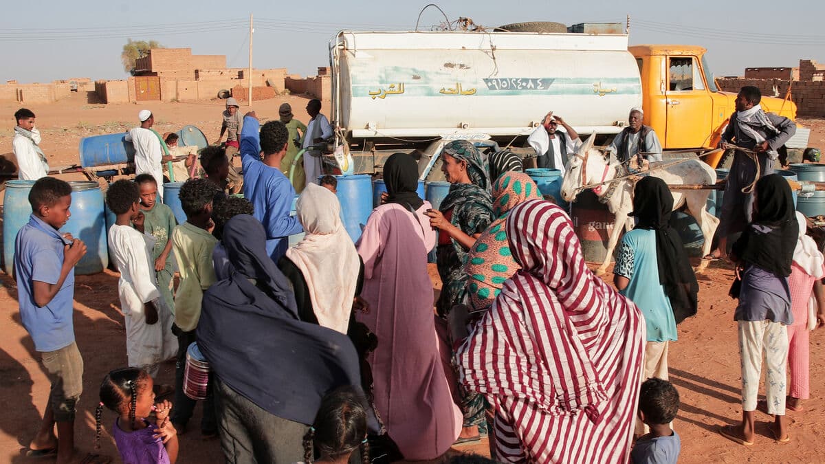 Drone attack kills about 30 at al-Safiya market near Sodari in central Sudan