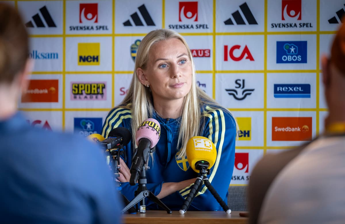 Stina Blackstenius Avoids Social Media to Focus on European Championship