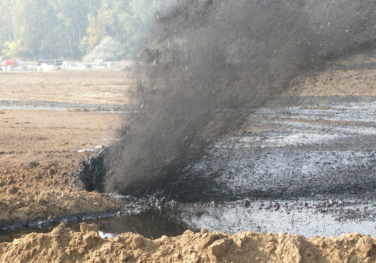 Hungary Blocks Ukrainian Commander Over Oil Pipeline Dispute