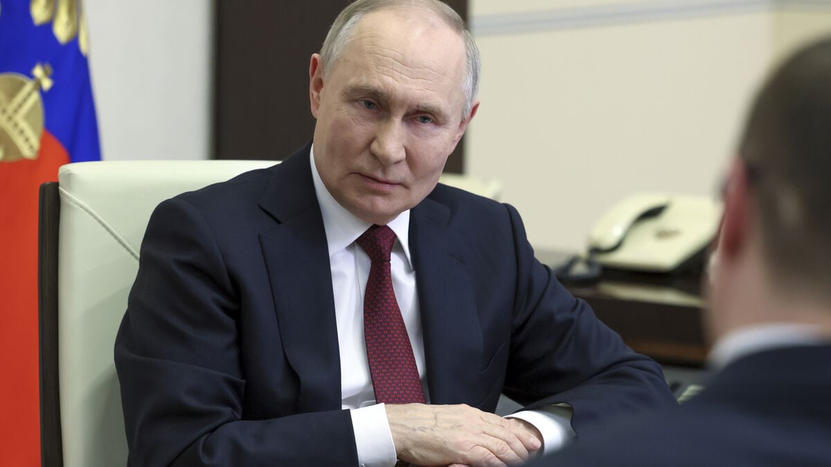 Putin's secret room – how the Kremlin deceives the outside world
