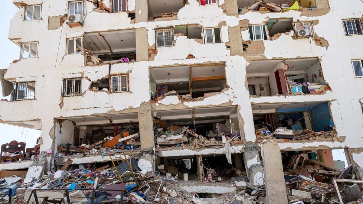 Venezuela earthquake death toll rises to 2,954, with thousands still missing