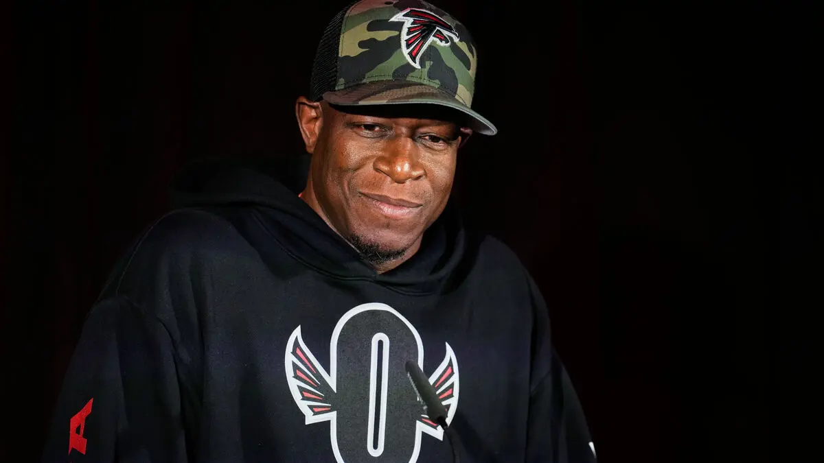 Paying tribute to the icon ahead of the match at Hitler's Olympic stadium