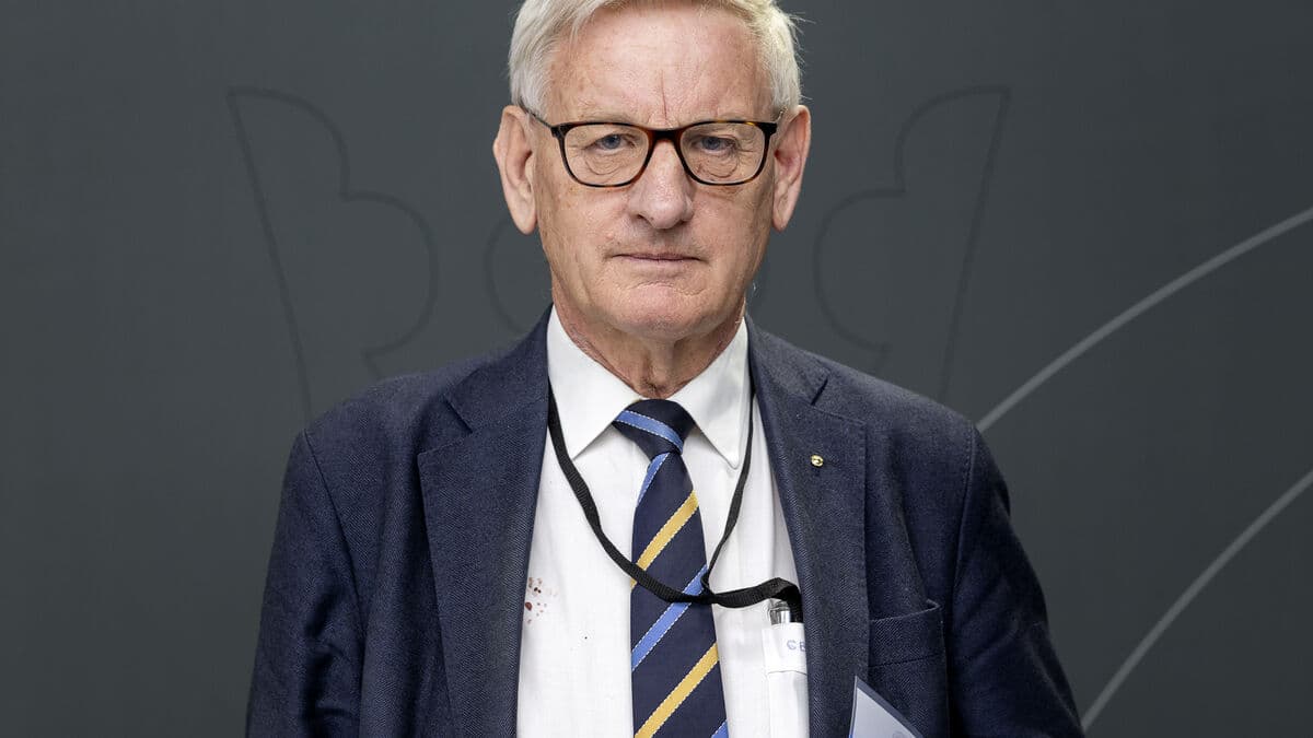 Carl Bildt Elected to Stockholm Church Council Despite Low Ranking