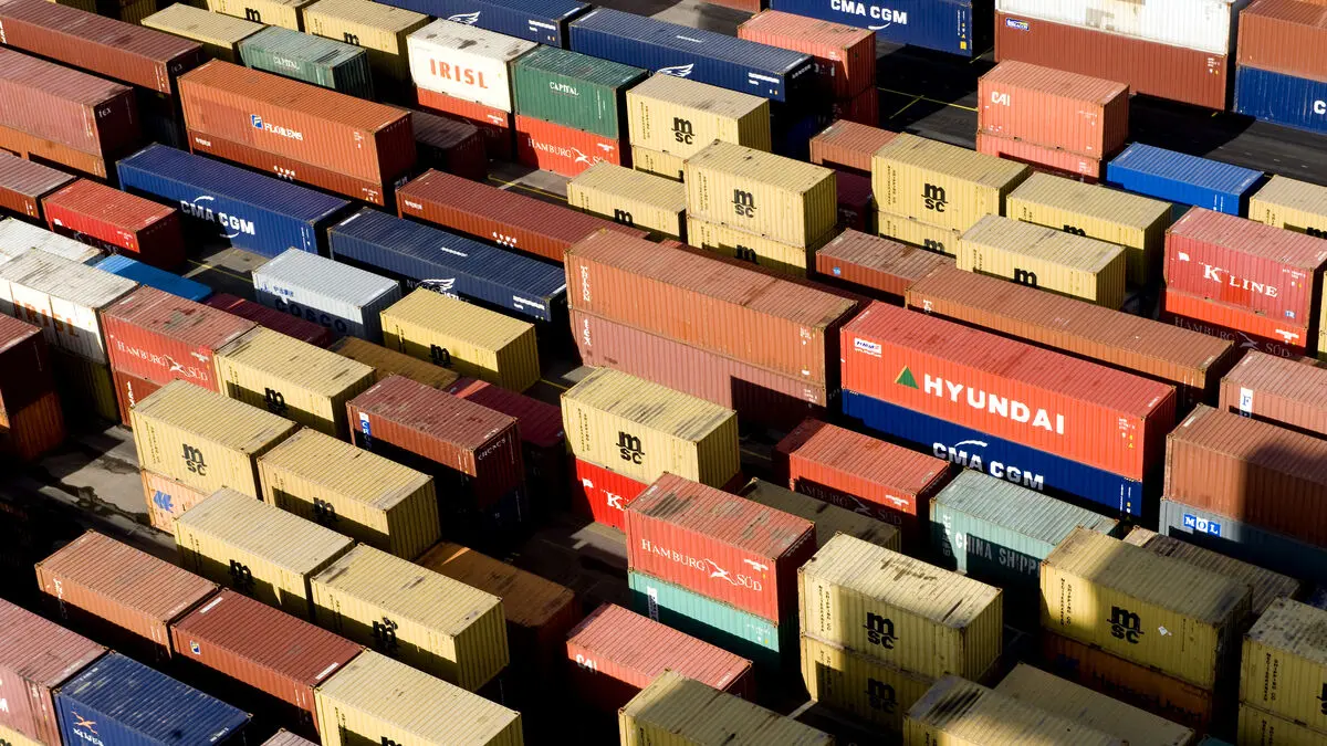 Swedish growth unexpectedly declines, consumption increases