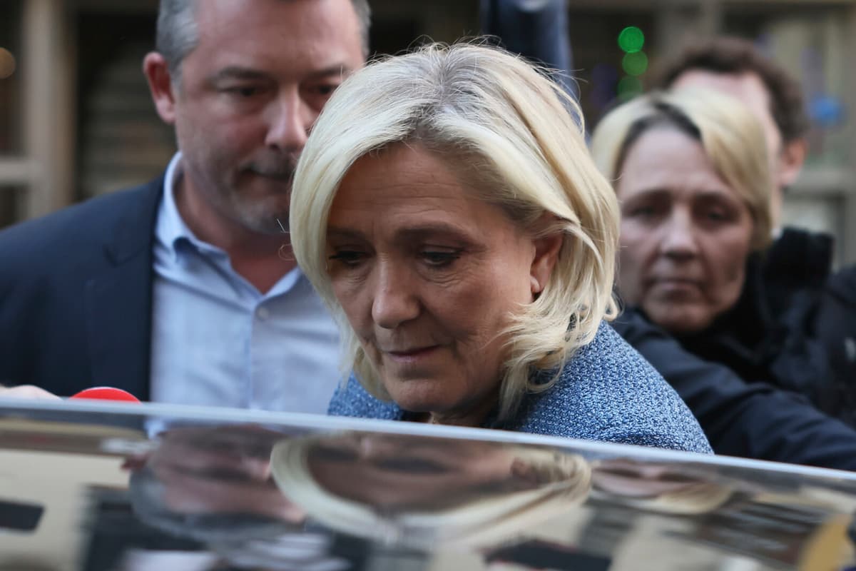Le Pen's Party Repays EU 17 Million Kronor in Fraud Case