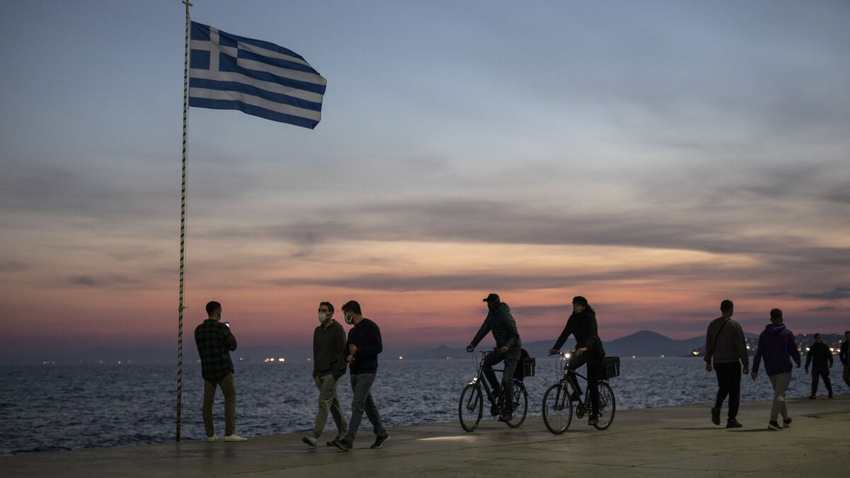 Greek motorists to get bigger diesel subsidy as inflation bites