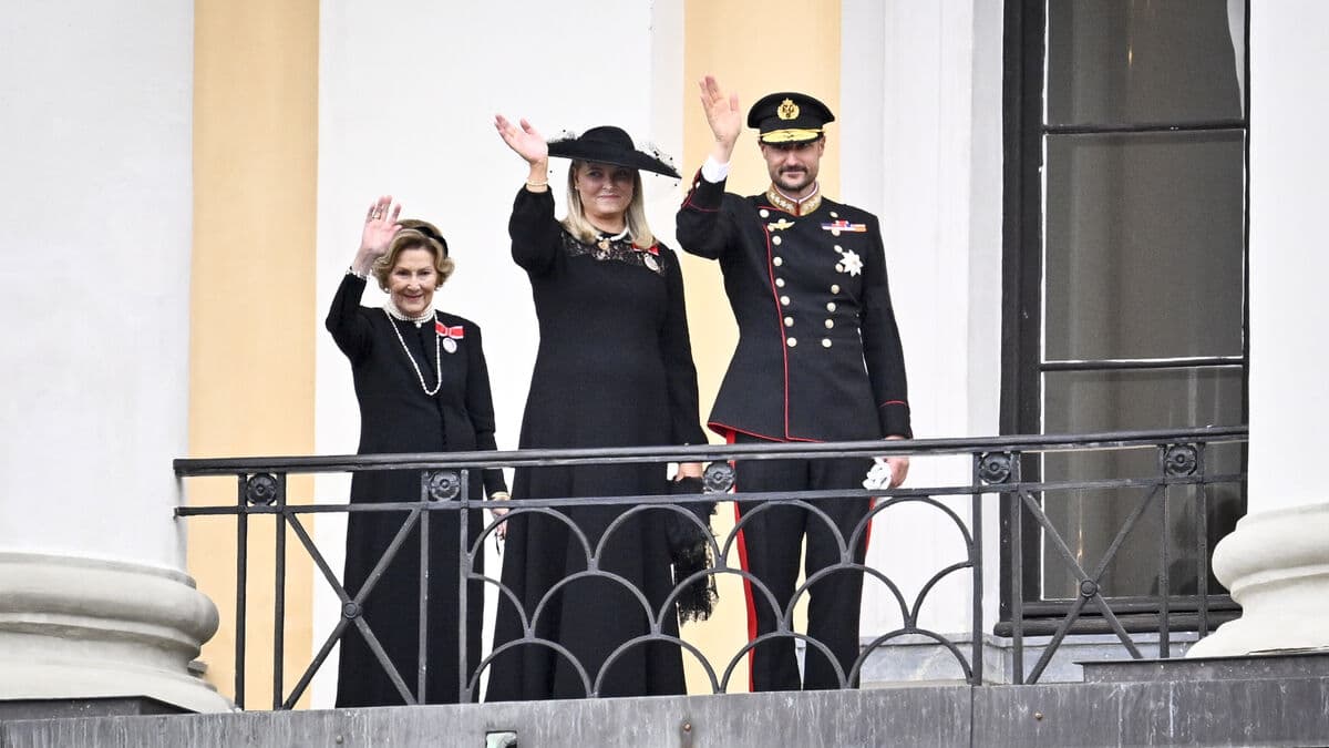 After scandals and Epstein ties, Norwegians rally behind King Haakon and Queen Mette-Marit