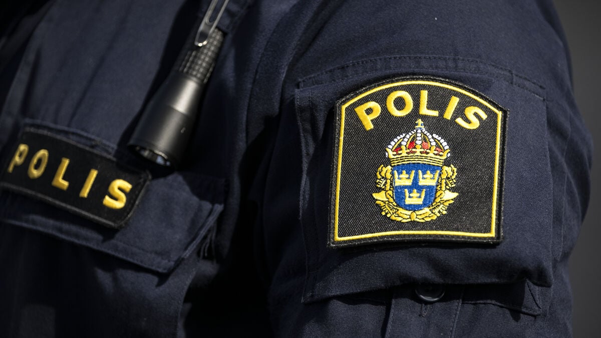 Police Warn of Alcohol Risks After Stockholm Youths Hospitalized