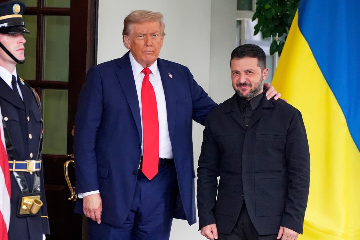 Zelenskyj Wears Suit for Meeting with Trump at White House