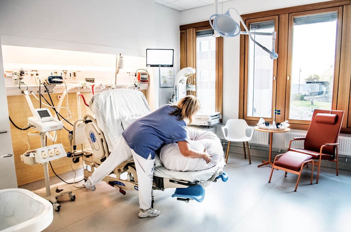 Risks Rise for Women Giving Birth After Age 45, Uppsala Study Finds