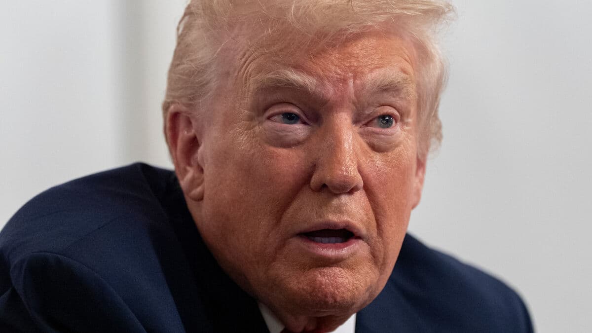 Trump: Venezuelan airspace should be considered closed